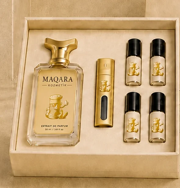 Maqara kutusu: 50 ml Extrait de Parfum, doldurulabilir seyahat şişesi ve dört tester